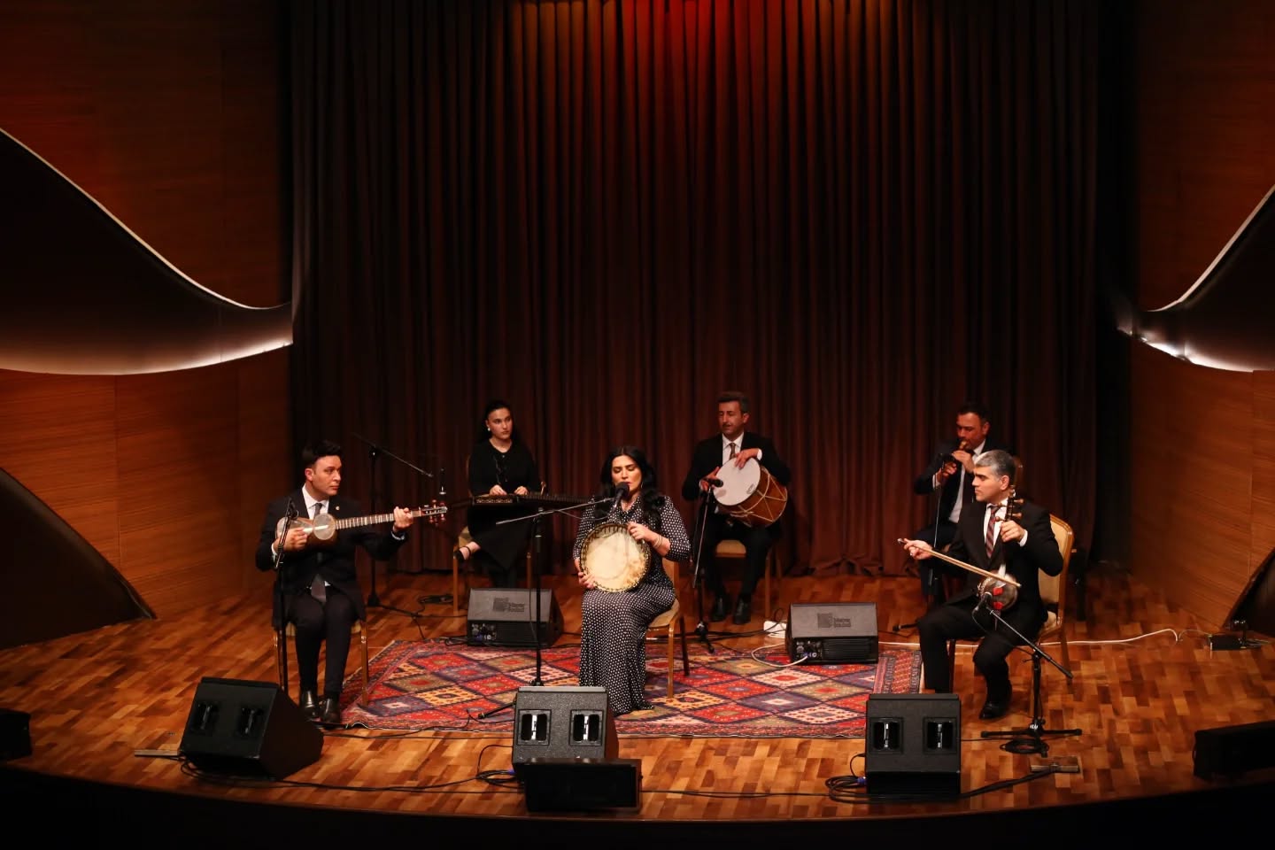 Сакральная музыка души: О чем молчит и поет мугам (ФОТО)