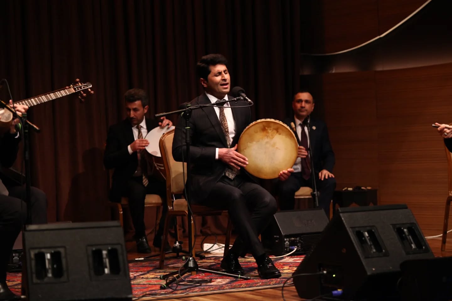 Сакральная музыка души: О чем молчит и поет мугам (ФОТО)