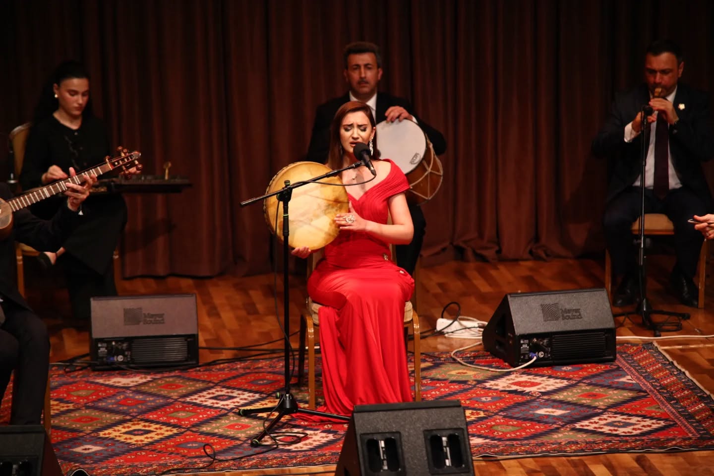 Сакральная музыка души: О чем молчит и поет мугам (ФОТО)