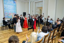 В Баку показали классику с тонким чувством юмора (ФОТО)