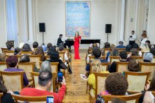 В Баку показали классику с тонким чувством юмора (ФОТО)