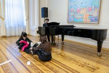 В Баку показали классику с тонким чувством юмора (ФОТО)