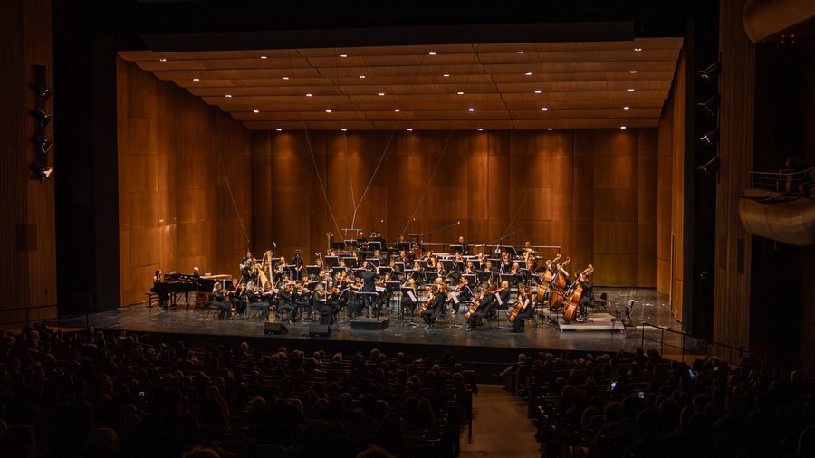 "Симфонические гравюры" Эльдара Мансурова с большим успехом представлены в Стамбуле (ФОТО)