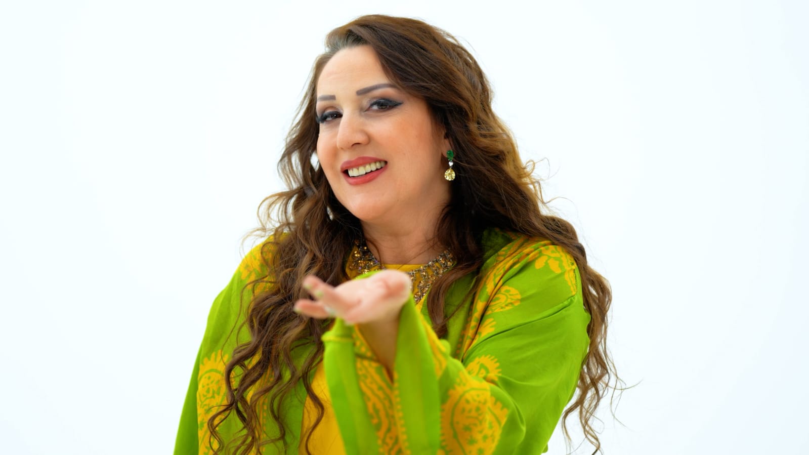 Весеннее настроение азербайджанских мастеров – впервые написаны слова на народный танец "Сулеймани" (ФОТО)