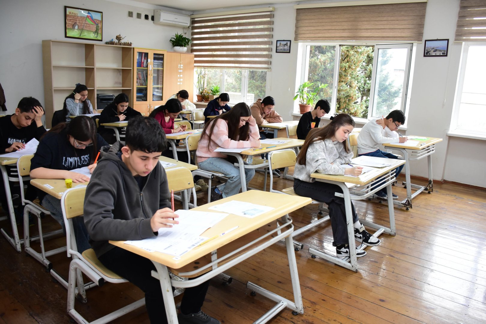 В Азербайджане прошли выпускные экзамены для учащихся IX классов (ФОТО)