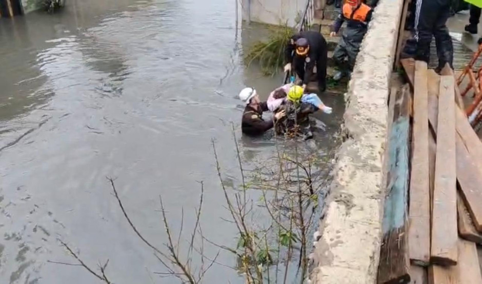 Из затопленных домов в поселке Кешля в Баку эвакуированы 37 человек - МЧС (ФОТО/ВИДЕО) (Обновлено)