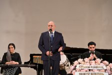 Юбилейный вечер мастера слова Сейрана Сахавета - неизменная актуальность творчества в поэзии и музыке (ФОТО)