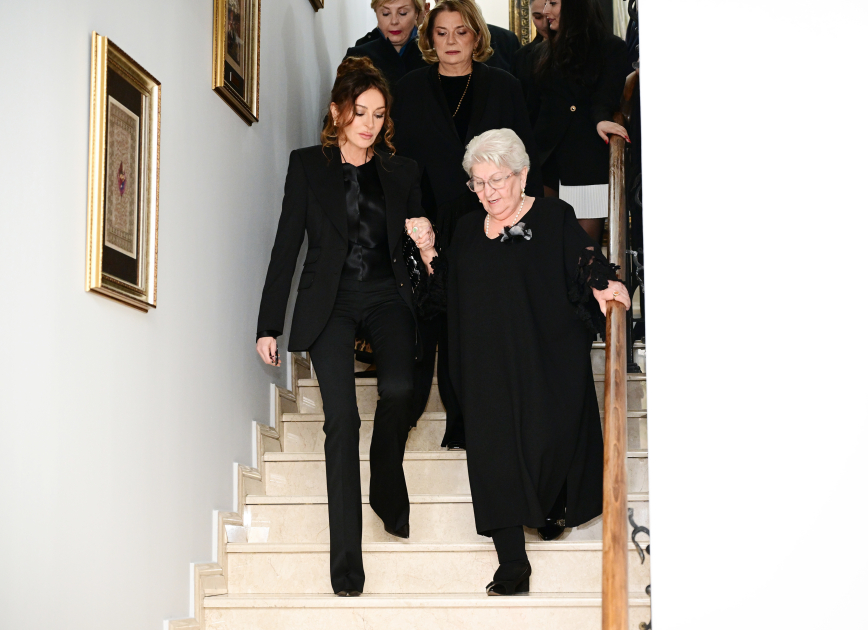 Первая леди Мехрибан Алиева ознакомилась в Тбилиси с Музеем азербайджанской культуры имени Мирзы Фатали Ахундзаде (ФОТО)