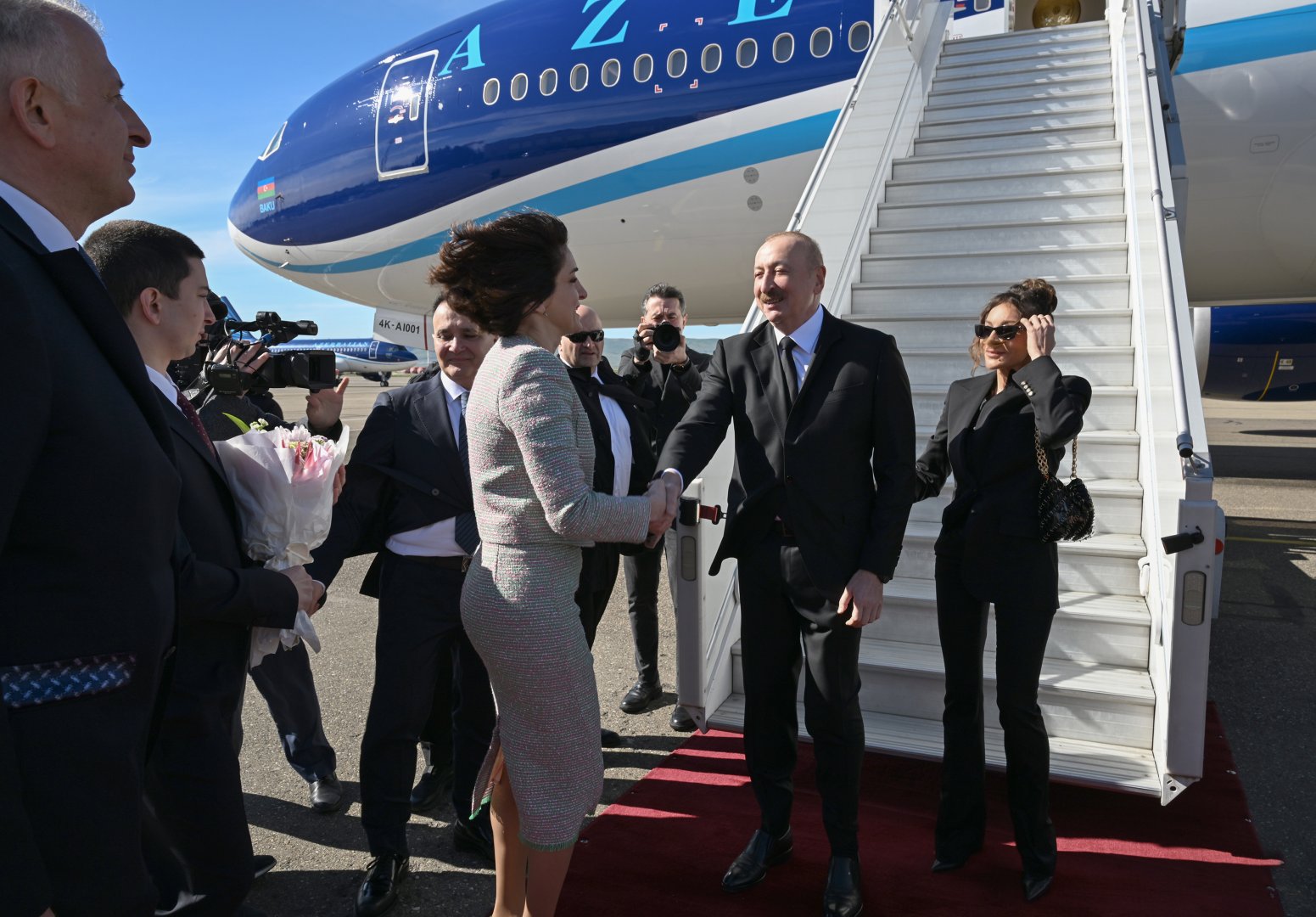 Президент Ильхам Алиев прибыл с государственным визитом в Грузию (ВИДЕО/ФОТО)