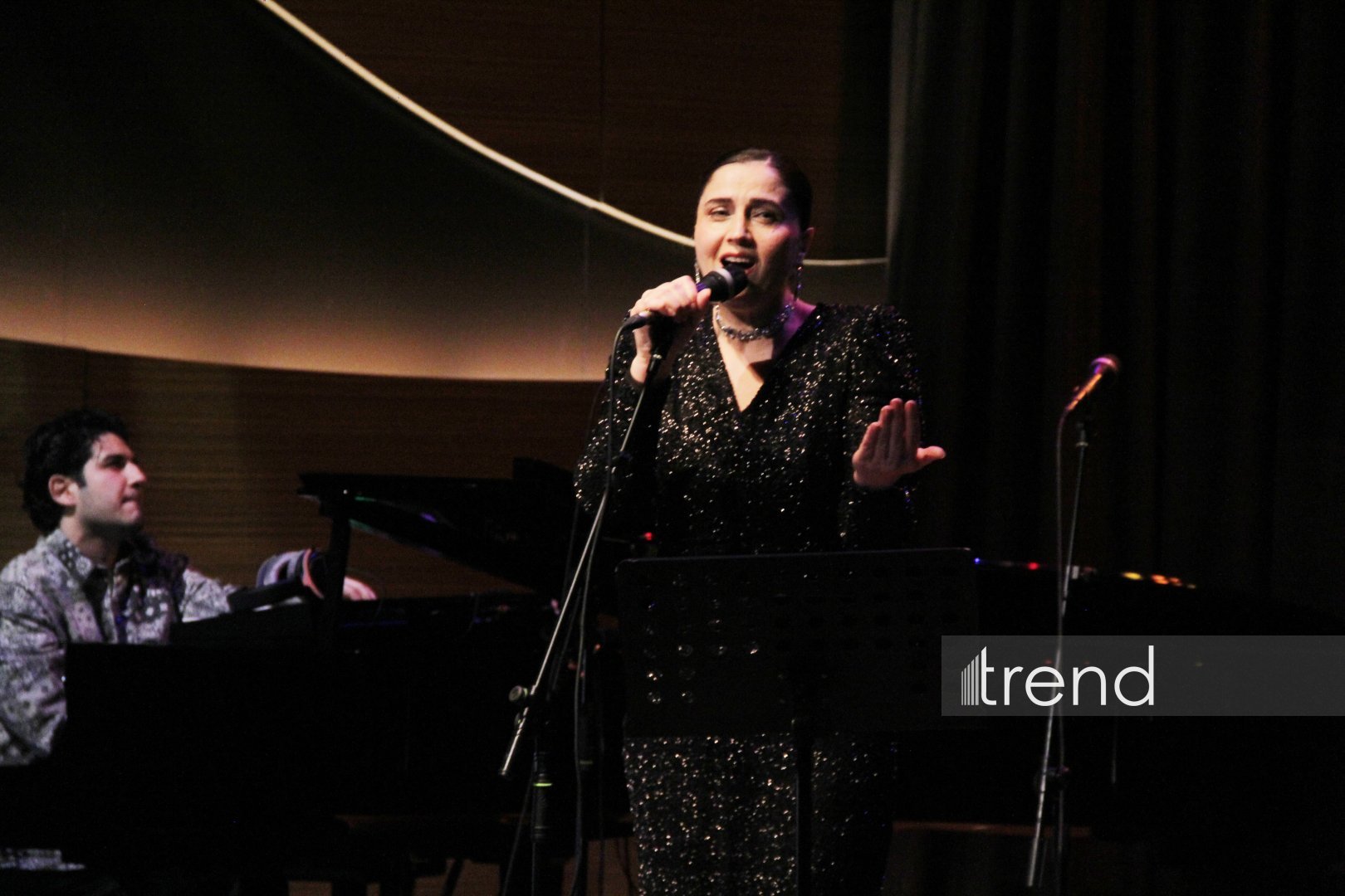 В Баку состоялся творческий вечер Арзу Рзаевой из Норвегии – музыкальный сюрприз Гюльнары Халиловой (ВИДЕО, ФОТО)