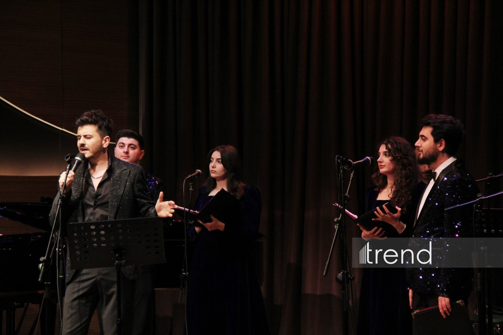 В Баку состоялся творческий вечер Арзу Рзаевой из Норвегии – музыкальный сюрприз Гюльнары Халиловой (ВИДЕО, ФОТО)