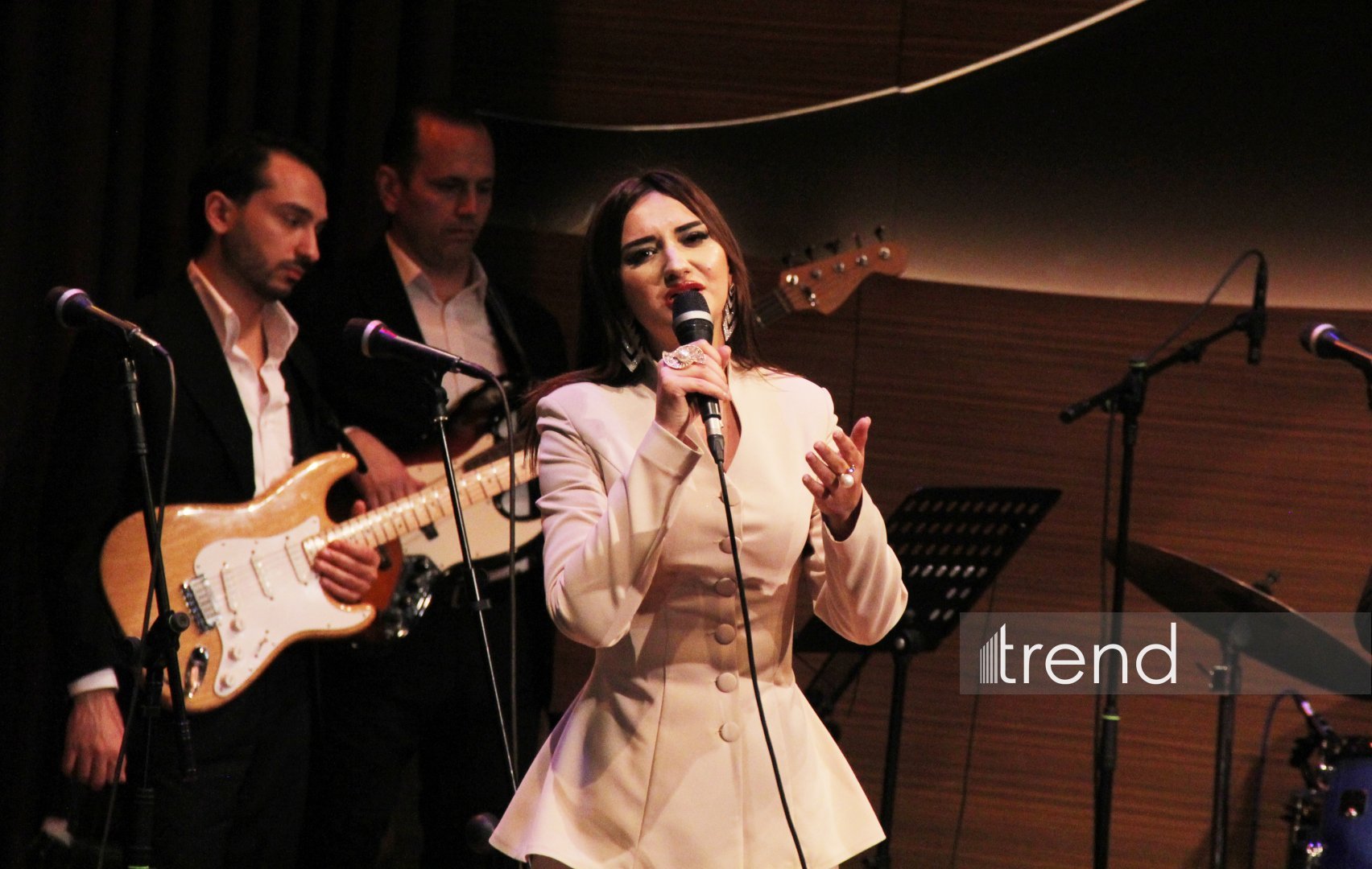 В Баку состоялся творческий вечер Арзу Рзаевой из Норвегии – музыкальный сюрприз Гюльнары Халиловой (ВИДЕО, ФОТО)