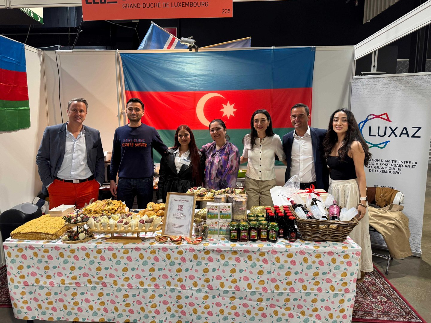 Азербайджанский стенд стал центром внимания на фестивале в Люксембурге (ФОТО)