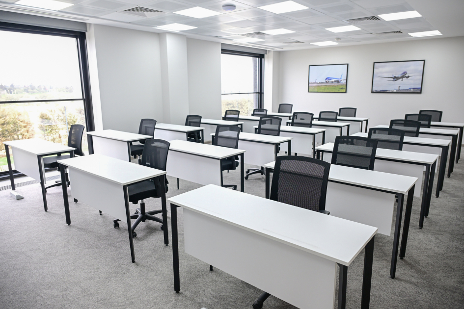 Президент Ильхам Алиев и Первая леди Мехрибан Алиева приняли участие в открытии Международного учебного центра в Национальной академии авиации (ФОТО/ВИДЕО)