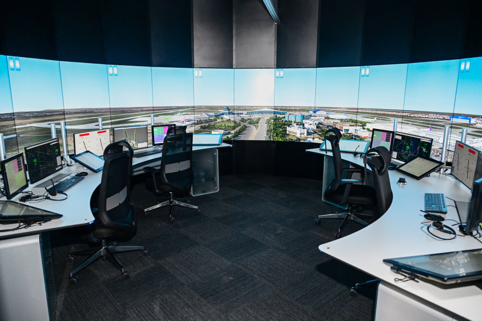 Президент Ильхам Алиев и Первая леди Мехрибан Алиева приняли участие в открытии Международного учебного центра в Национальной академии авиации (ФОТО/ВИДЕО)