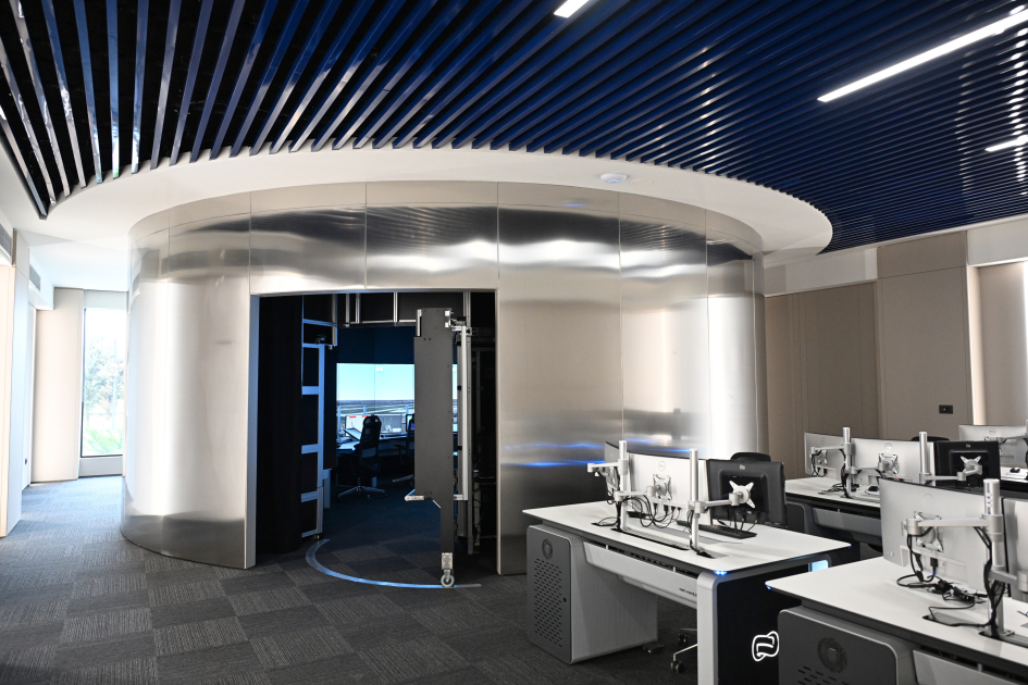 Президент Ильхам Алиев и Первая леди Мехрибан Алиева приняли участие в открытии Международного учебного центра в Национальной академии авиации (ФОТО/ВИДЕО)