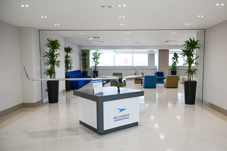 Президент Ильхам Алиев и Первая леди Мехрибан Алиева приняли участие в открытии Международного учебного центра в Национальной академии авиации (ФОТО/ВИДЕО)