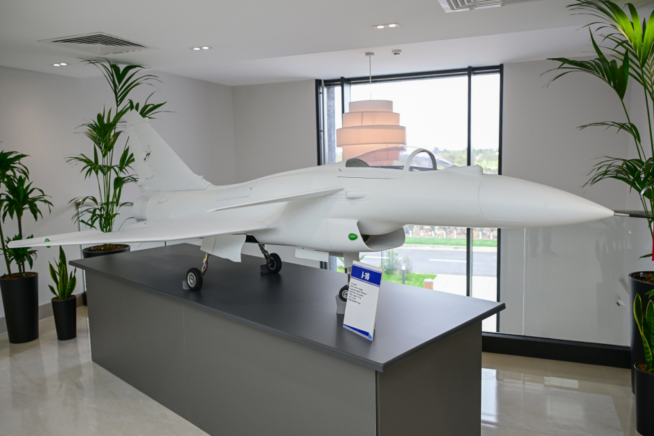 Президент Ильхам Алиев и Первая леди Мехрибан Алиева приняли участие в открытии Международного учебного центра в Национальной академии авиации (ФОТО/ВИДЕО)