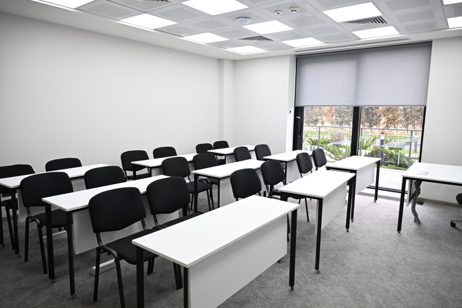 Президент Ильхам Алиев и Первая леди Мехрибан Алиева приняли участие в открытии Международного учебного центра в Национальной академии авиации (ФОТО/ВИДЕО)