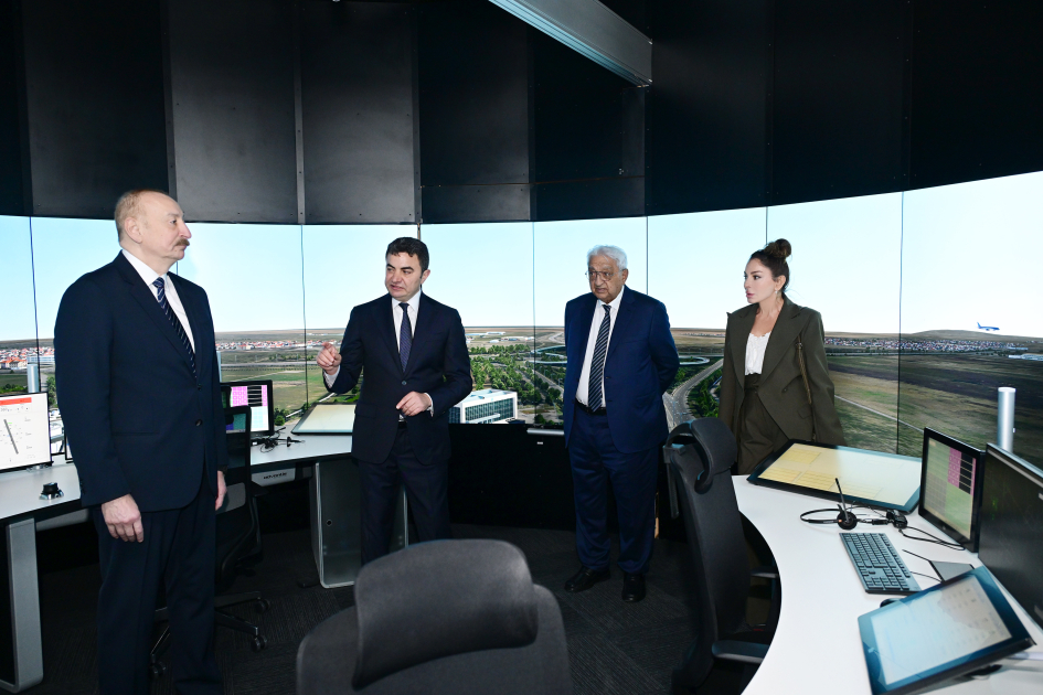 Президент Ильхам Алиев и Первая леди Мехрибан Алиева приняли участие в открытии Международного учебного центра в Национальной академии авиации (ФОТО/ВИДЕО)