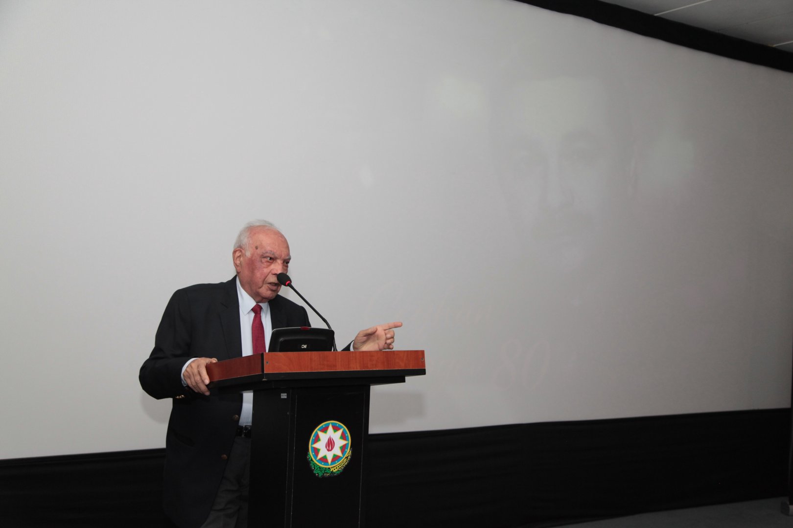 Он прожил всего 46 лет… Памяти кинорежиссёра и актёра Джейхуна Мирзоева (ФОТО)