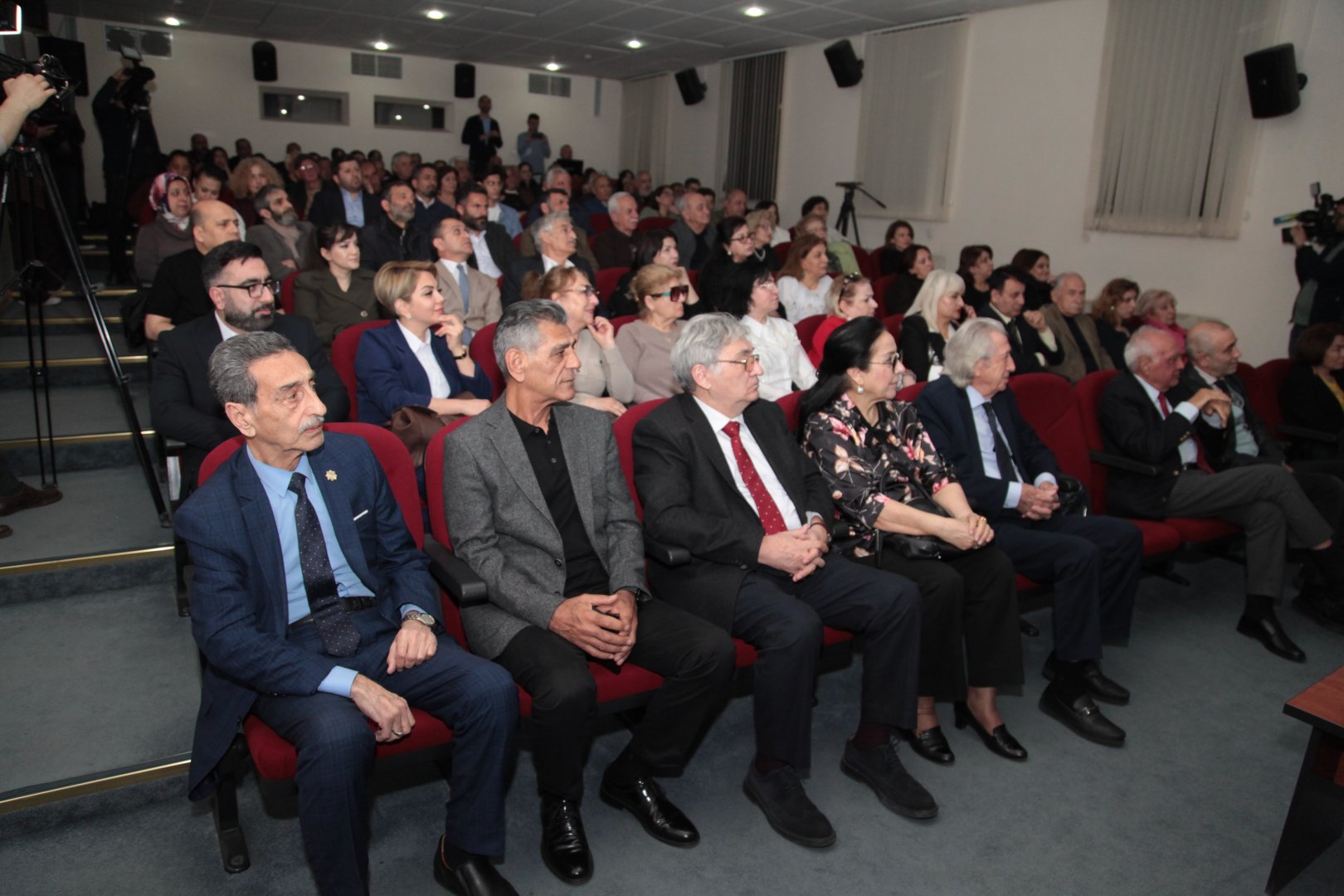 Он прожил всего 46 лет… Памяти кинорежиссёра и актёра Джейхуна Мирзоева (ФОТО)