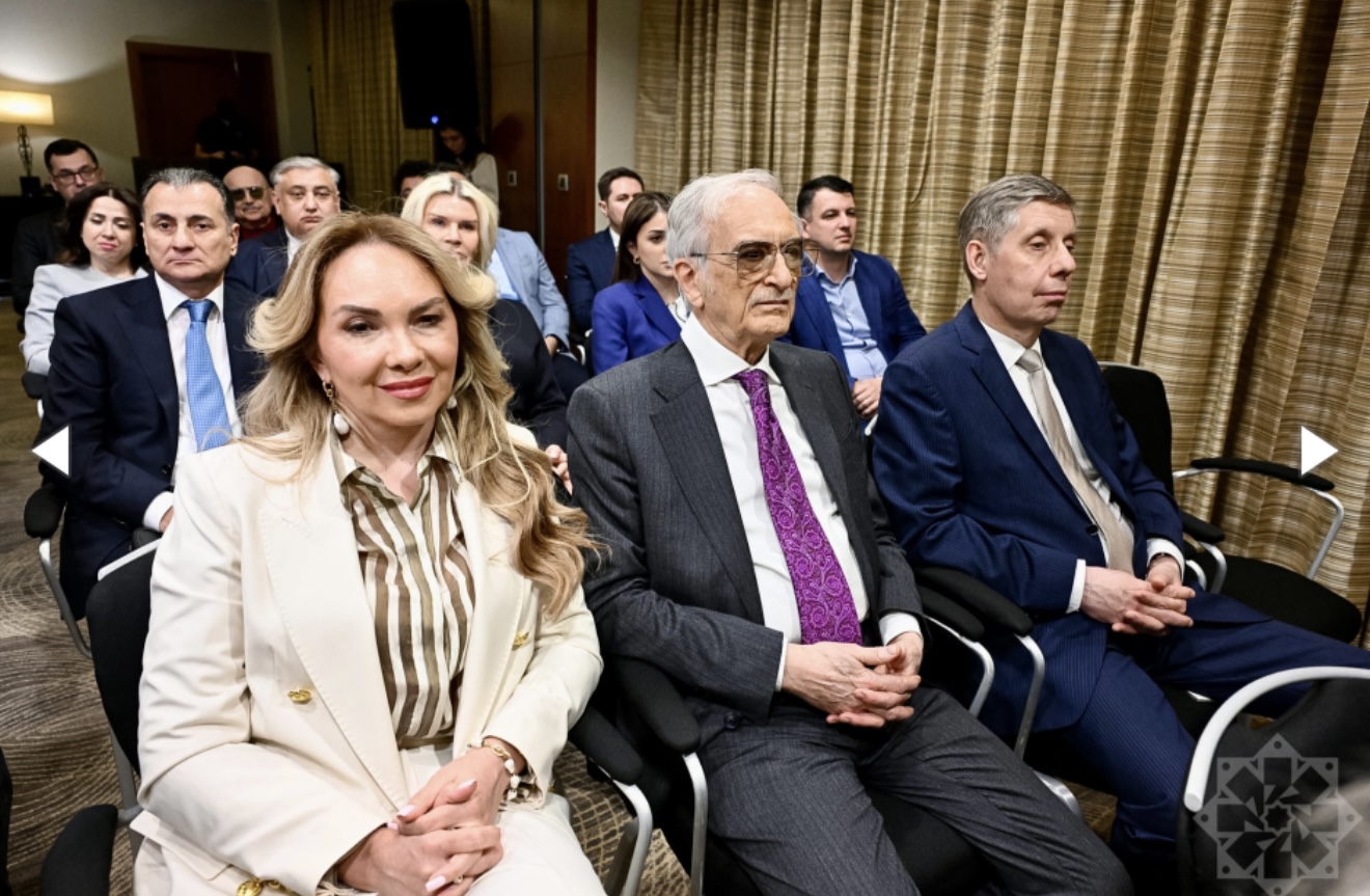 В Баку прошёл творческий вечер Михаила Гусмана «О Формуле Власти — и не только о ней» (ФОТО)