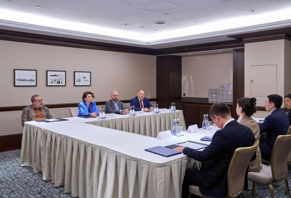 Обсуждается включение проекта Транскаспийского волоконно-оптического кабеля в инициативу Среднего коридора и TRIPP