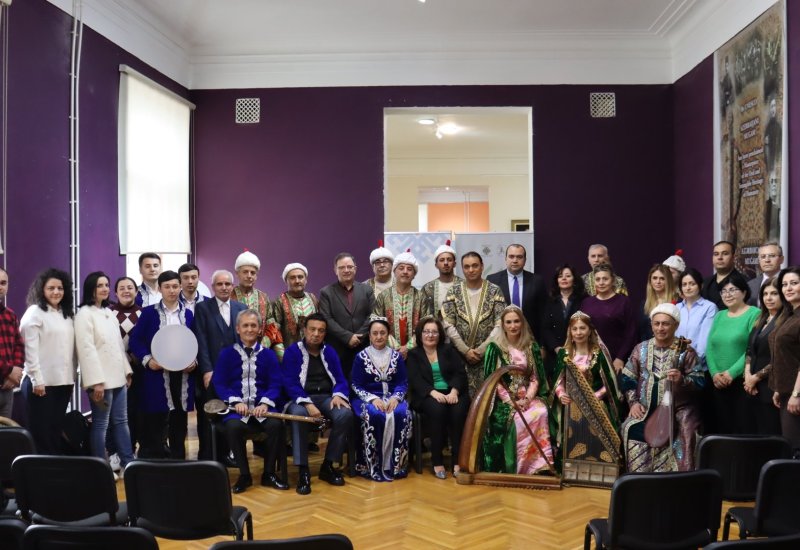 Музыка объединяет: азербайджанские и узбекские исполнители выступили вместе (ФОТО)