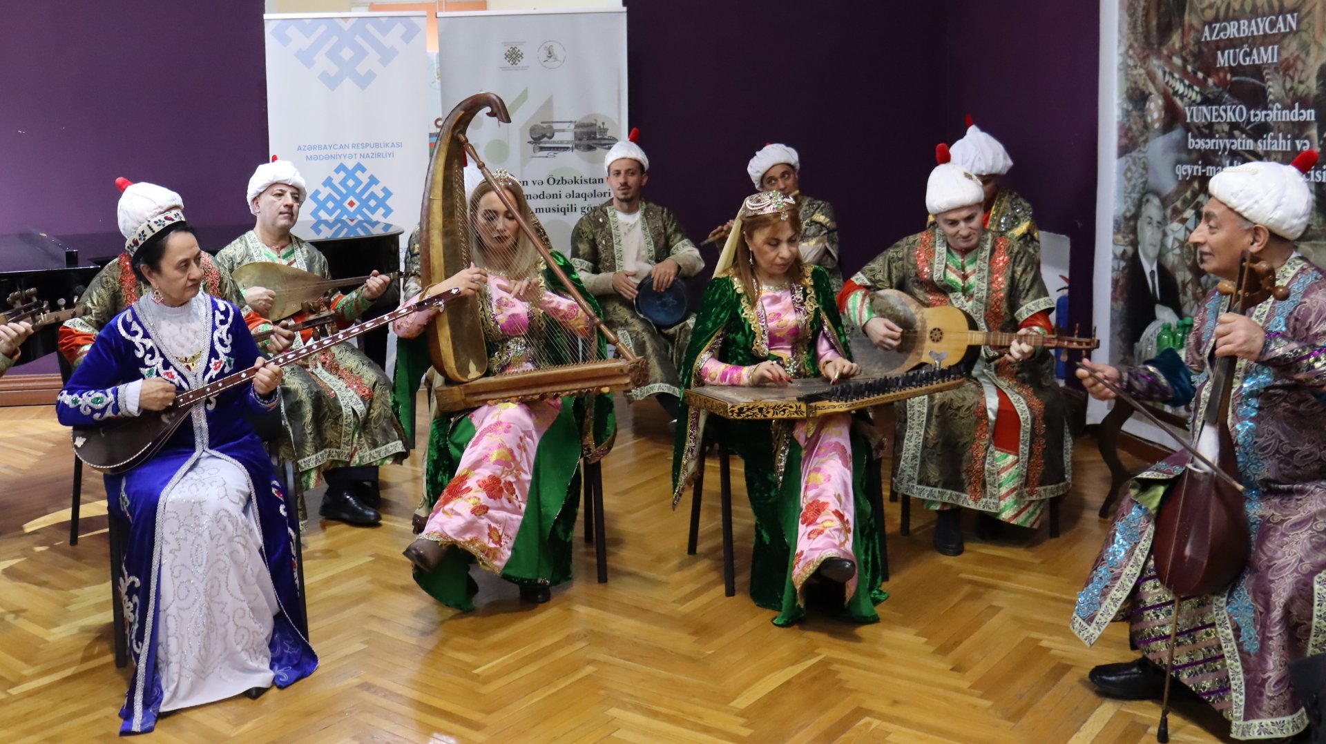 Музыка объединяет: азербайджанские и узбекские исполнители выступили вместе (ФОТО)