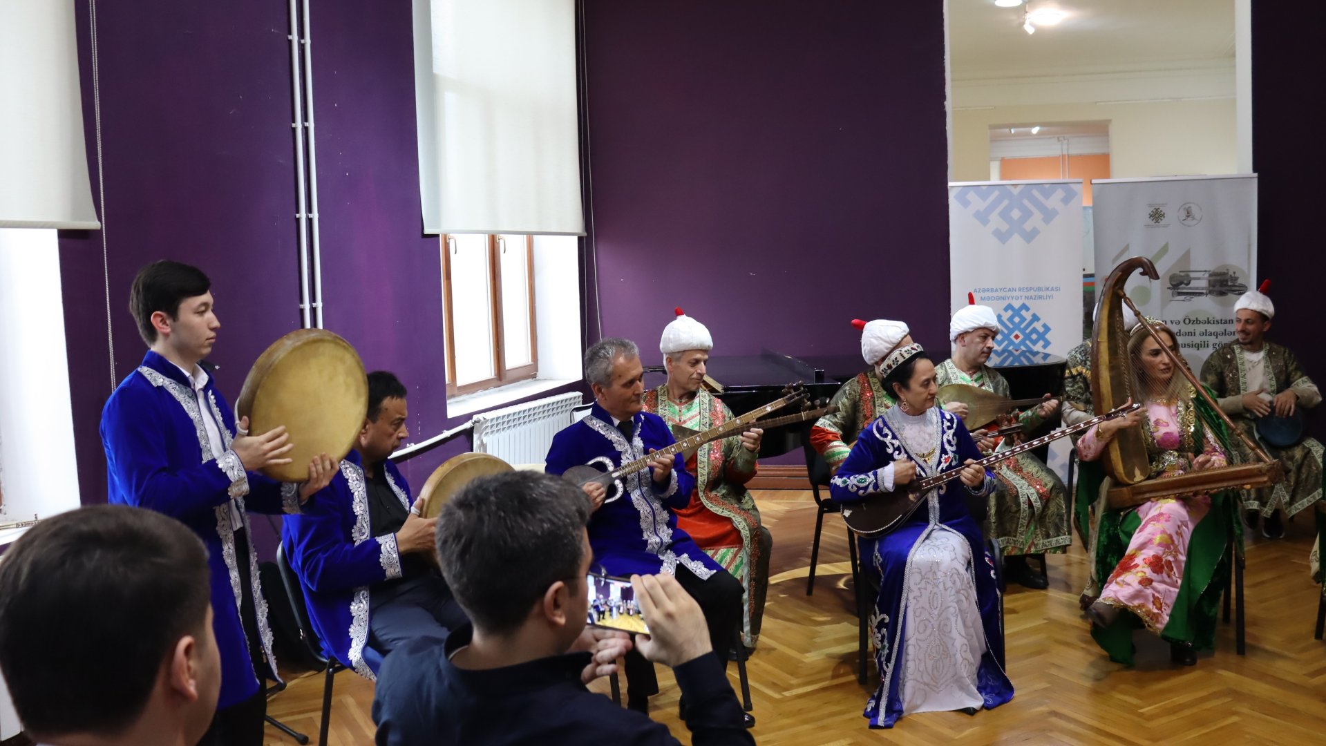 Музыка объединяет: азербайджанские и узбекские исполнители выступили вместе (ФОТО)