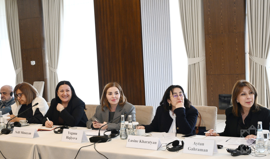 В Габале в рамках инициативы "Мост мира" продолжил работу "круглый стол" между Азербайджаном и Арменией (ФОТО)