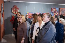 На крыльях времени - искусство Вугара Али раскрывает тайны науки и мифов (ФОТО)