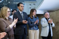 На крыльях времени - искусство Вугара Али раскрывает тайны науки и мифов (ФОТО)