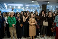 На крыльях времени - искусство Вугара Али раскрывает тайны науки и мифов (ФОТО)