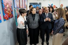 На крыльях времени - искусство Вугара Али раскрывает тайны науки и мифов (ФОТО)