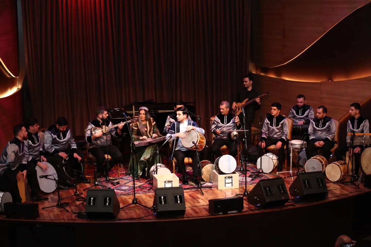 Баку зазвучал в ритме нагары - пульс национальных традиций (ФОТО)