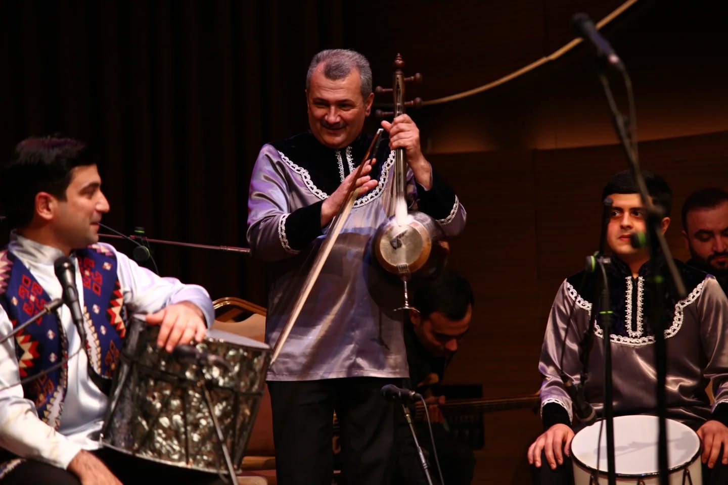 Баку зазвучал в ритме нагары - пульс национальных традиций (ФОТО)