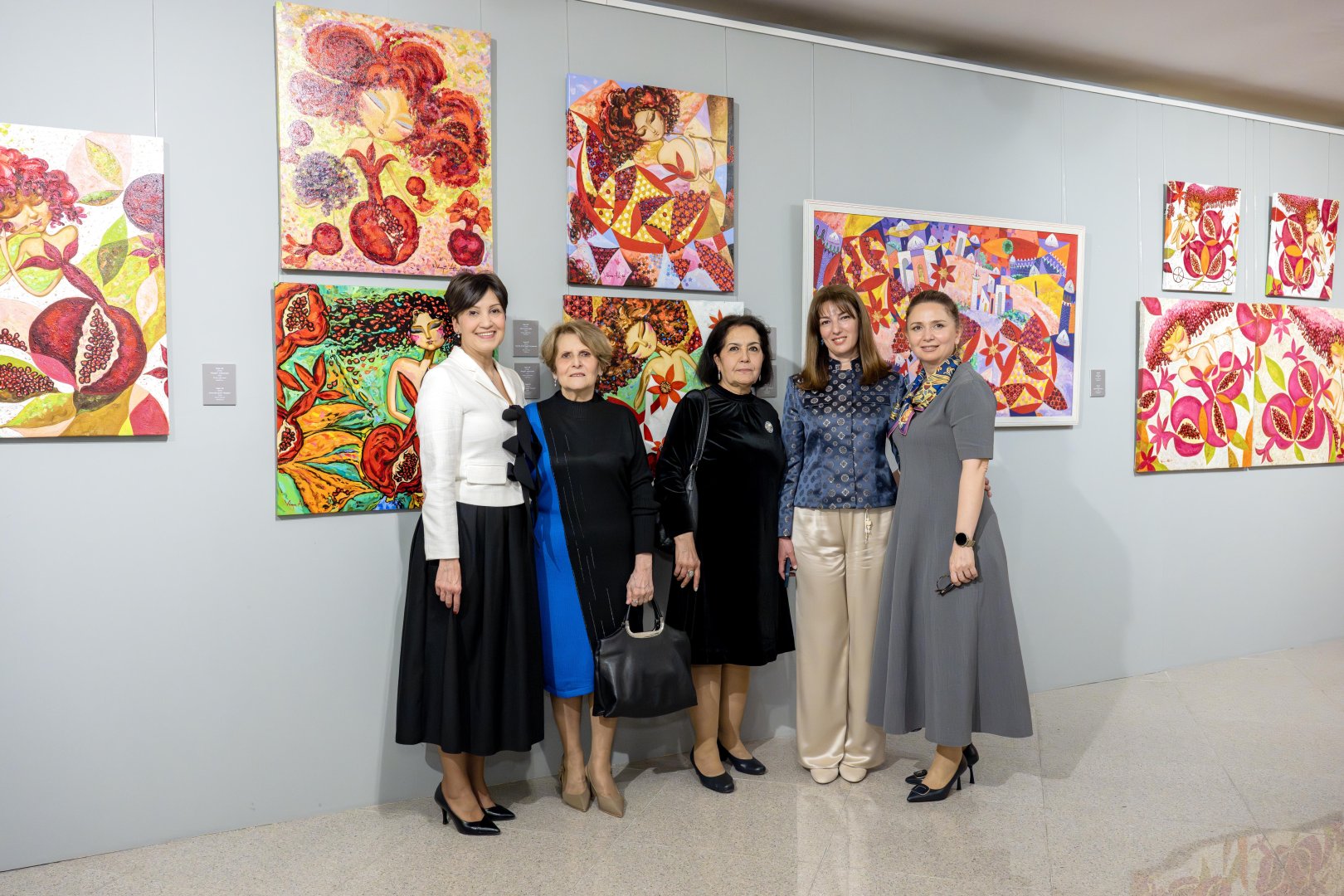 На крыльях времени - искусство Вугара Али раскрывает тайны науки и мифов (ФОТО)