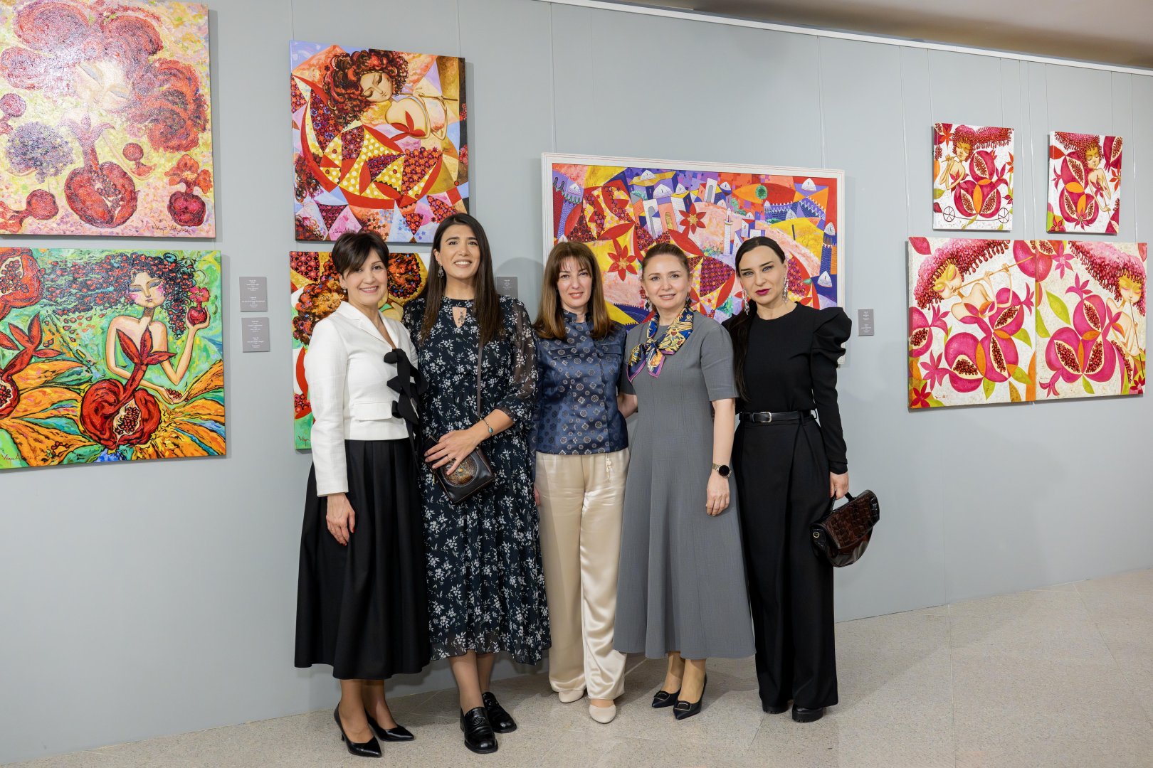 На крыльях времени - искусство Вугара Али раскрывает тайны науки и мифов (ФОТО)