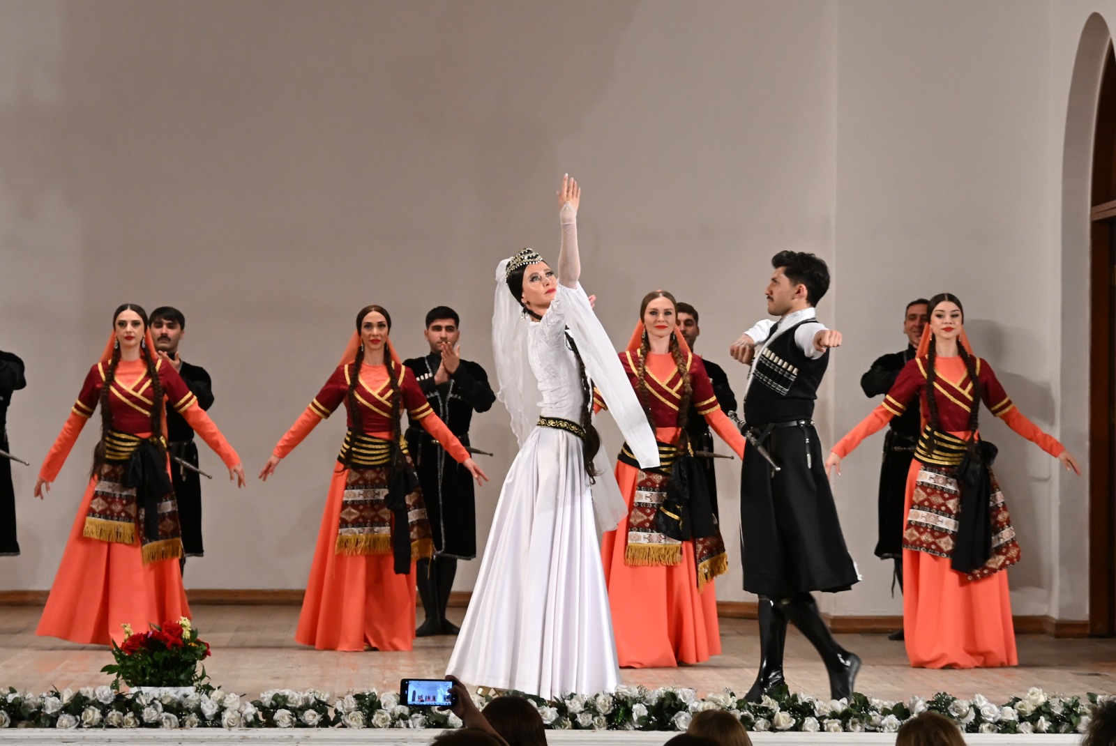 Потрясающий масштабный юбилей Тамиллы Худаяровой - ритмы, грация, искренние эмоции (ФОТО)