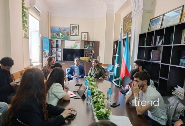 В Баку состоялась встреча студентов с делегацией из Пакистана