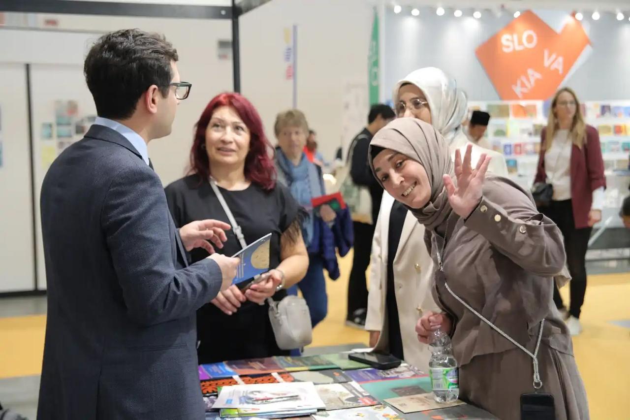 Азербайджан представлен на Болонской международной выставке детской книги (ФОТО)