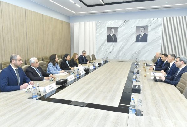 Обсуждено развитие транспортных проектов и цифровизация между Азербайджаном и АБР