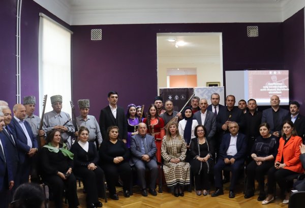 Воплощение национальных и духовных ценностей в творчестве азербайджанских ашугов (ФОТО)