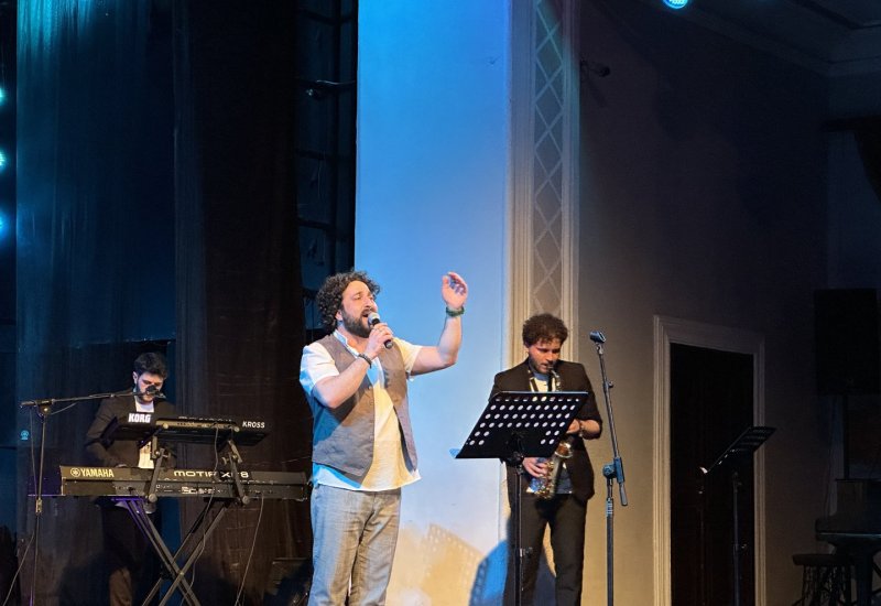 В Баку представлен концерт памяти легендарного турецкого исполнителя Барыша Манчо (ФОТО)