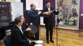 Воплощение национальных и духовных ценностей в творчестве азербайджанских ашугов (ФОТО)