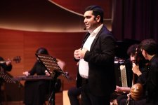 Взглянуть на себя со стороны: Вечер искреннего смеха в Баку (ФОТО)