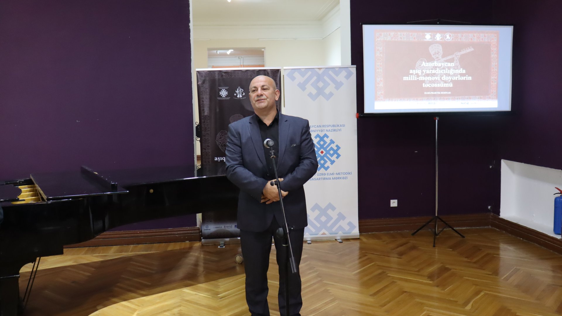 Воплощение национальных и духовных ценностей в творчестве азербайджанских ашугов (ФОТО)