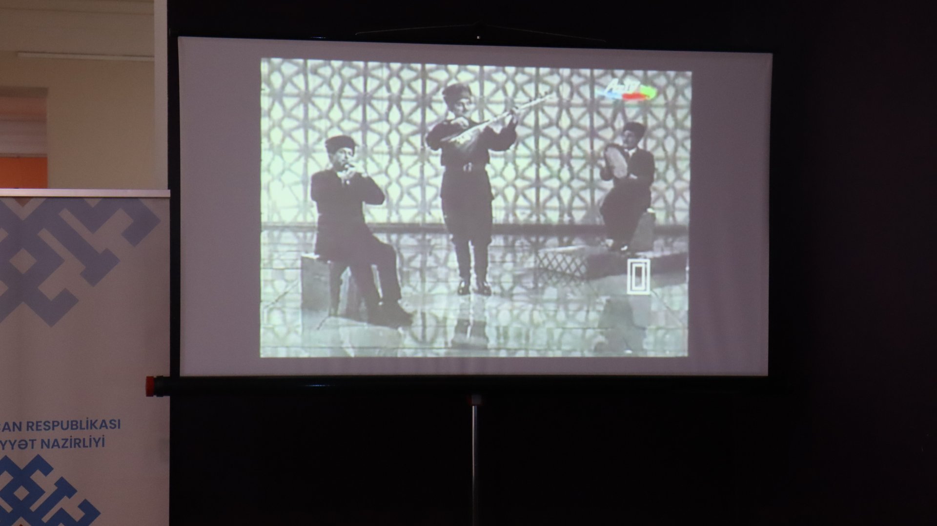 Воплощение национальных и духовных ценностей в творчестве азербайджанских ашугов (ФОТО)